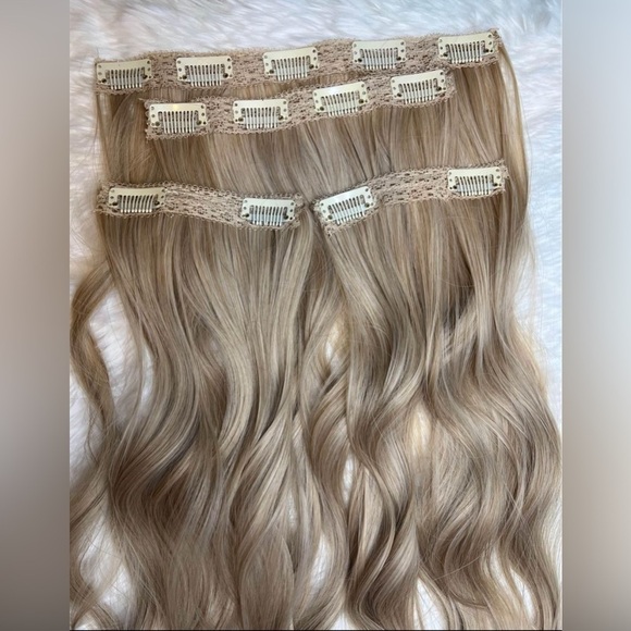 Human hair blend Medium Blonde Hair Extensions - CLip in - Picture 7 of 11
